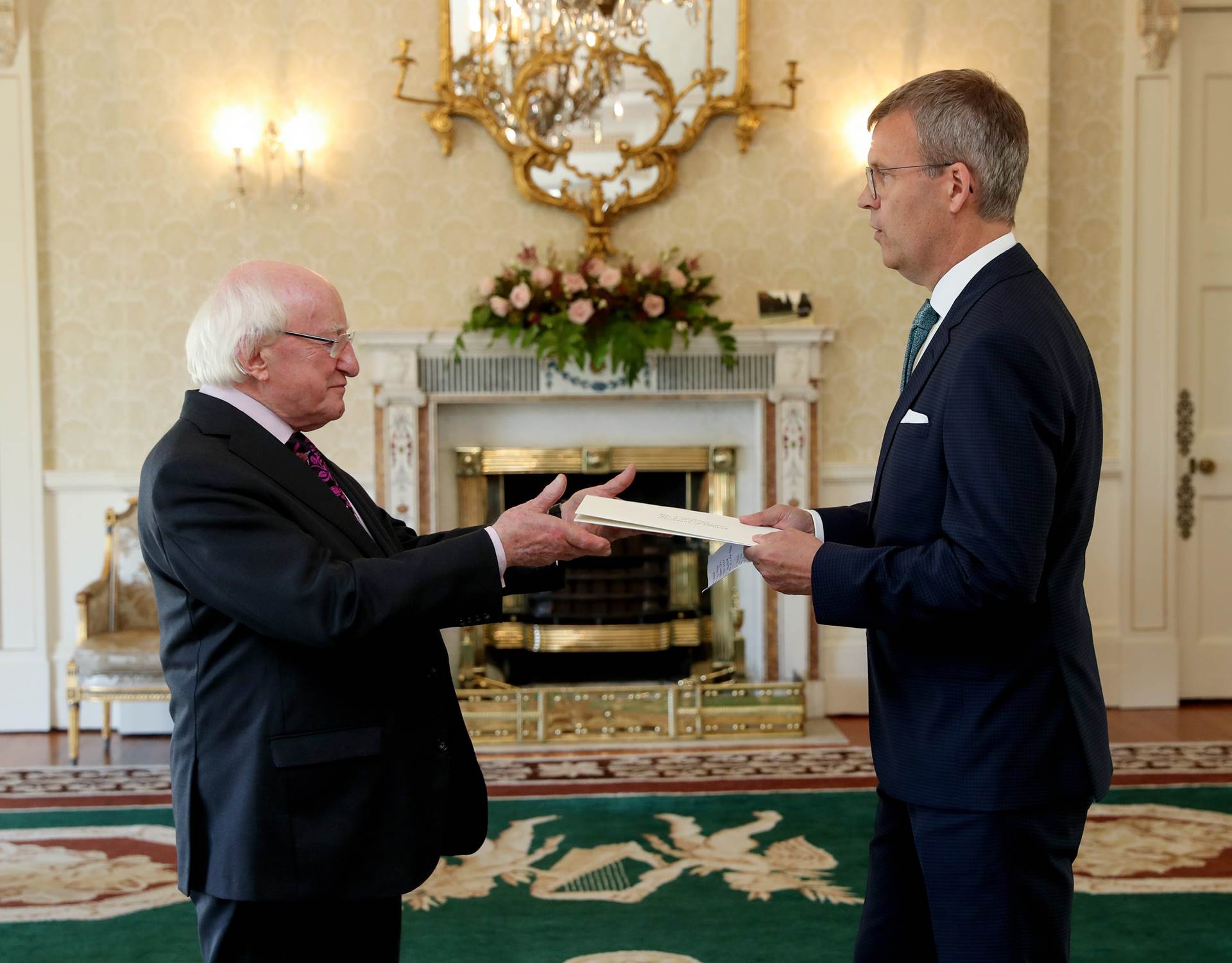 Ambassador of Iceland presents credentials to President Higgins - mynd