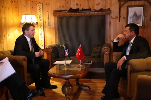 Guðlaugur Þór Þórðarson og Nihat Zeybekci efnahagsmálaráðherra Tyrklands
