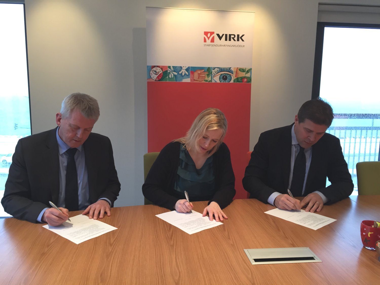 Hannes G. Sigurðsson, formaður stjórnar VIRK,  Eygló Harðardóttir, félags- og húsnæðismálaráðherra og Bjarni Benediktsson, fjármálaráðherra og