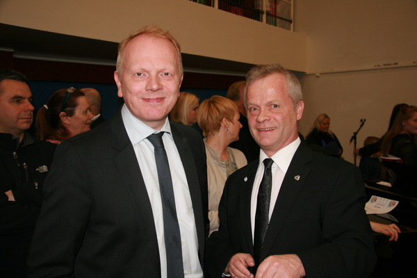 Illugi Gunnarsson mennta- og menningarmálaráðherra og Helgi Árnason skólastjóri Rimaskóla